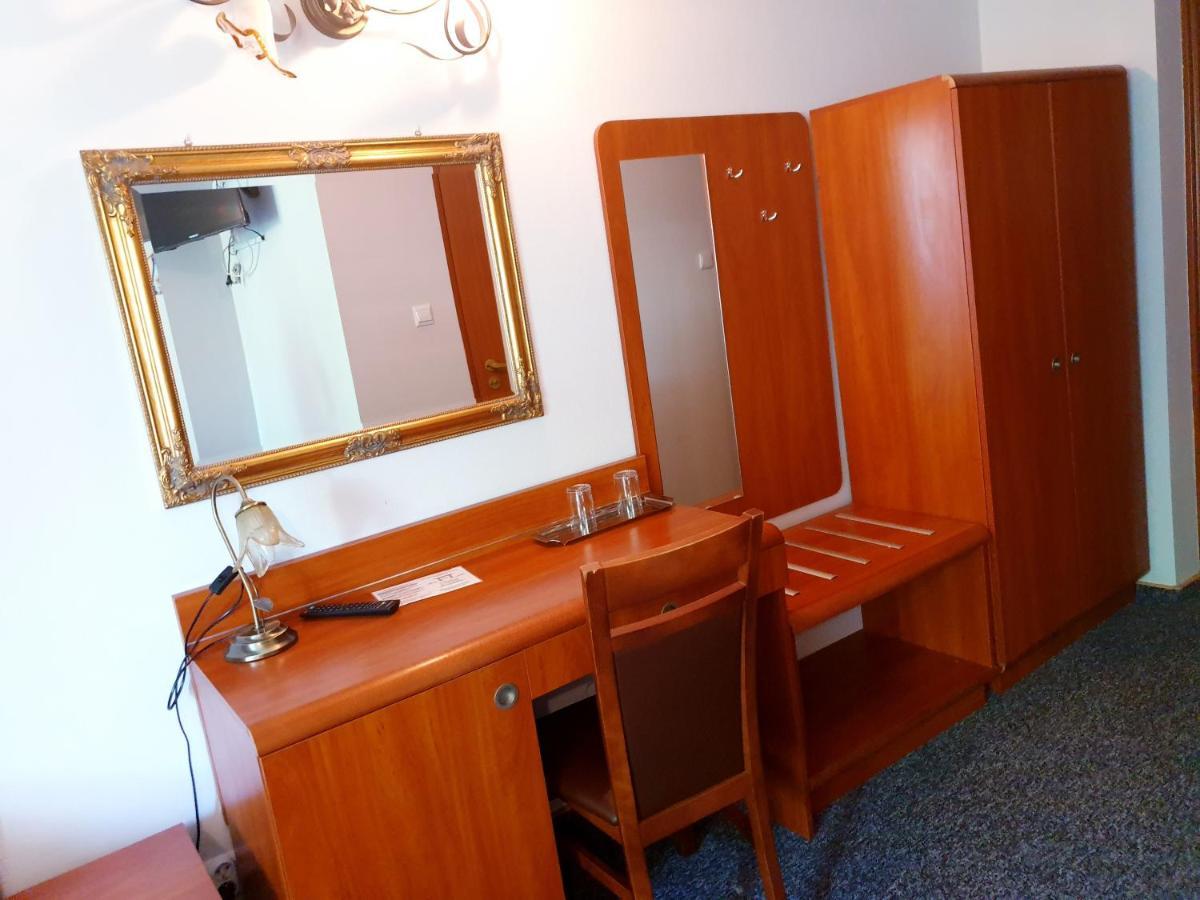Willa Park Ostrowiec Świętokrzyski Eksteriør bilde
