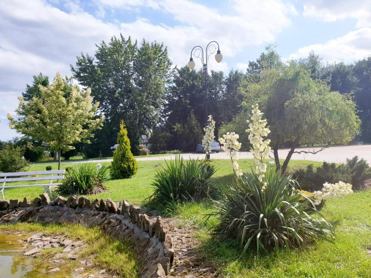 Willa Park Ostrowiec Świętokrzyski Eksteriør bilde