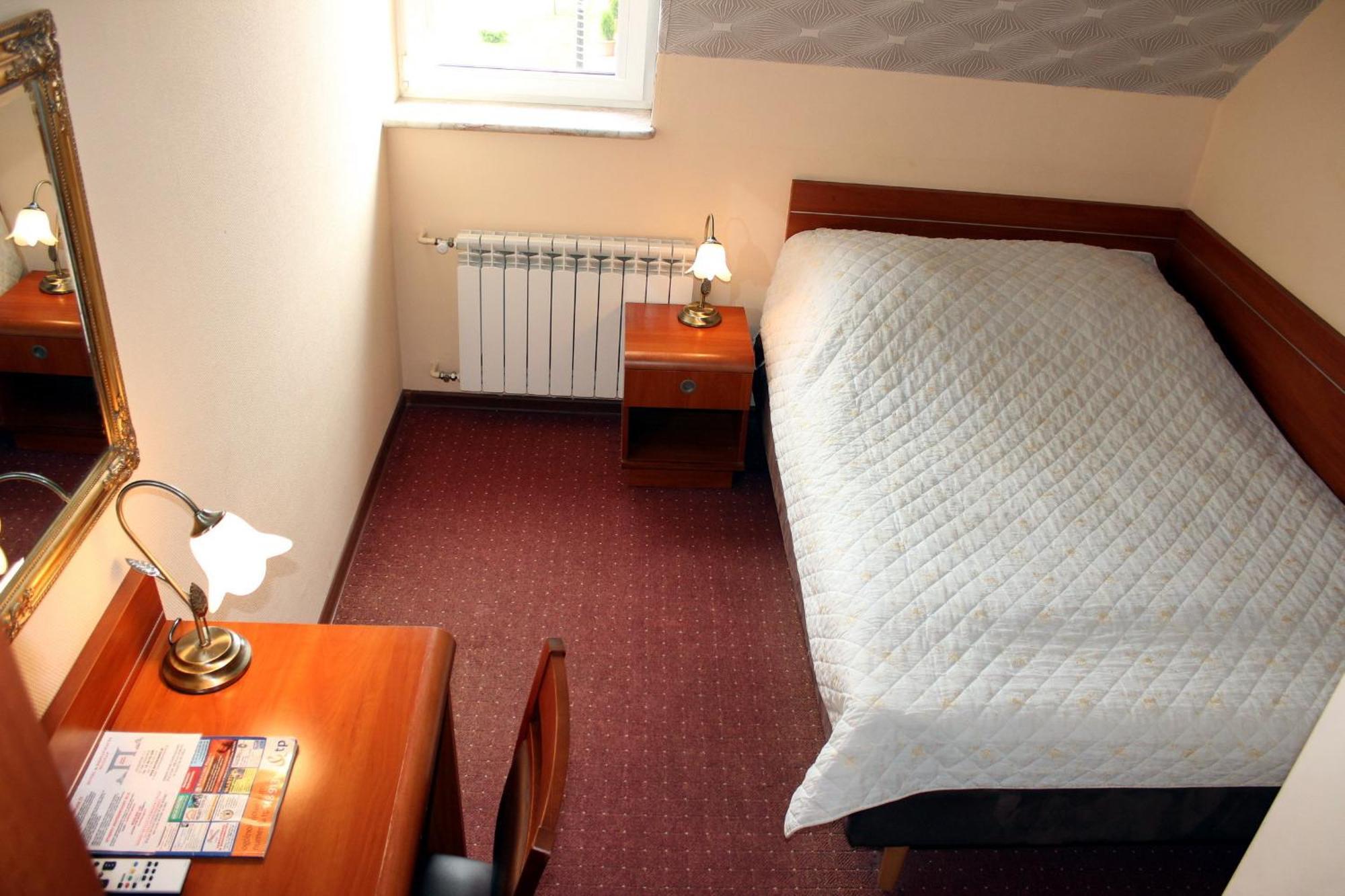 Willa Park Ostrowiec Świętokrzyski Rom bilde